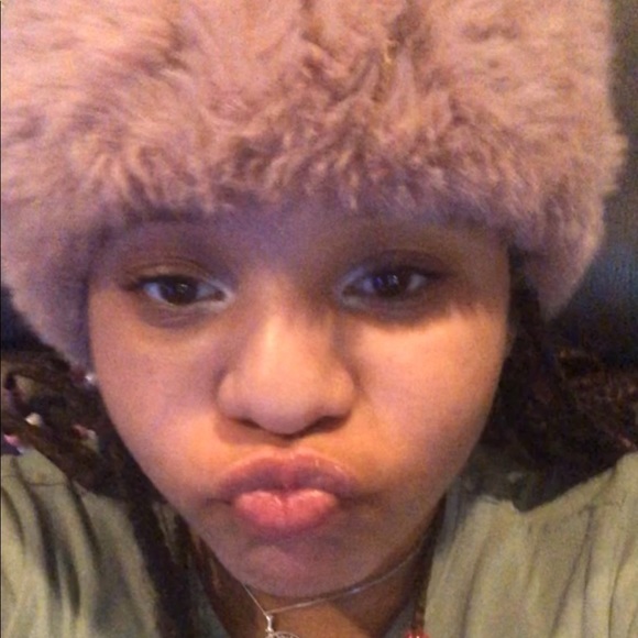 Meet your Posher, Dakota - Picture 1 of 1